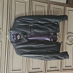 Harley Davidson black leather jacket size medium